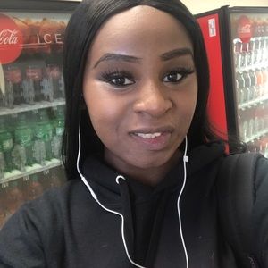 Meet your Posher, Naomi